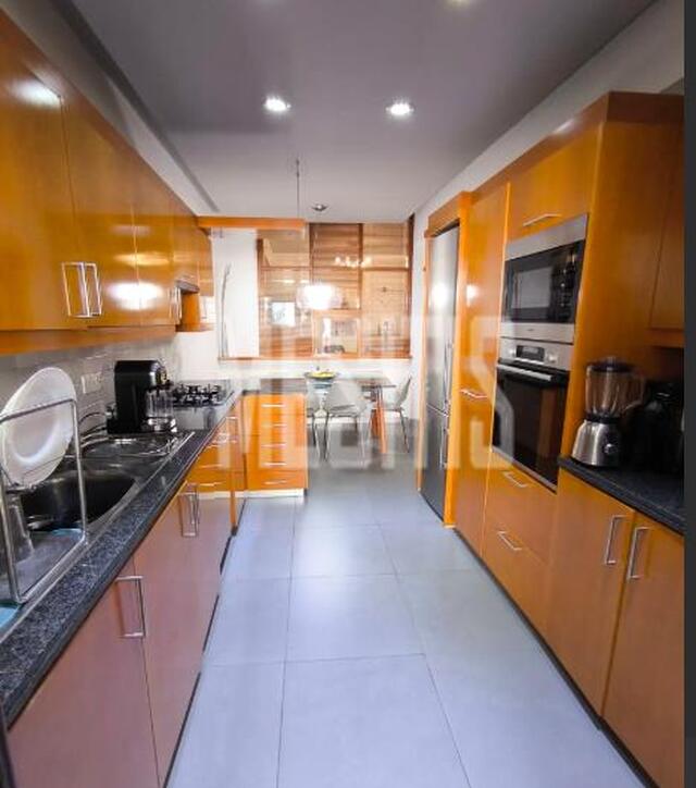 detachedHouse-6a122602-c816-4749-9c9e-3b5fbd348ea5_Wtr.jpg