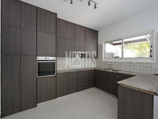 detachedHouse-a16bae36-7acb-4691-bd8c-6a0950802627_Wtr.jpeg