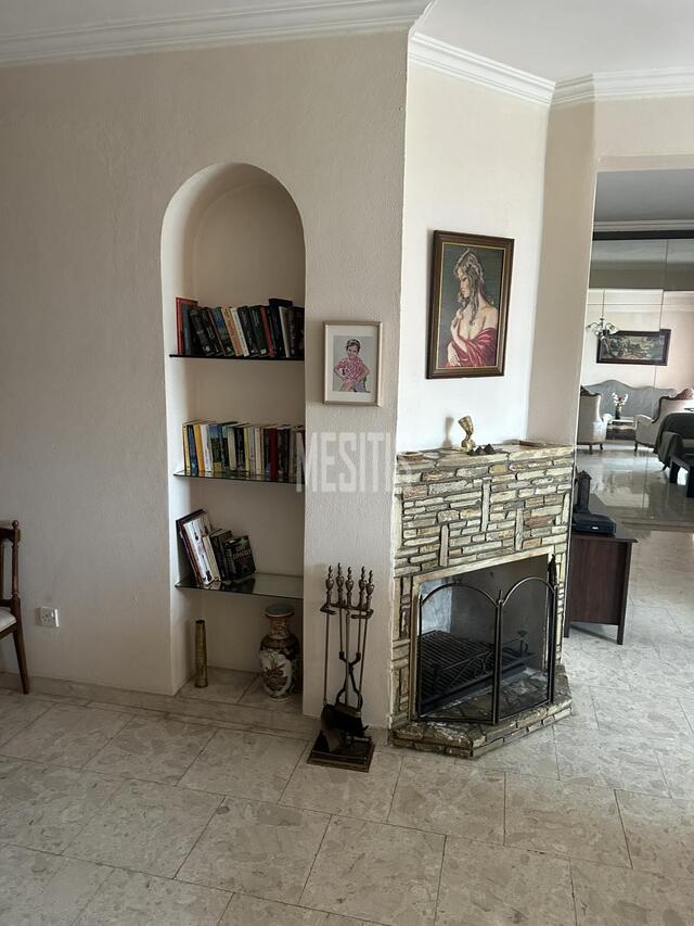 apartment-b355b12a-738b-47cd-9c60-02b5935708fb_Wtr.jpg