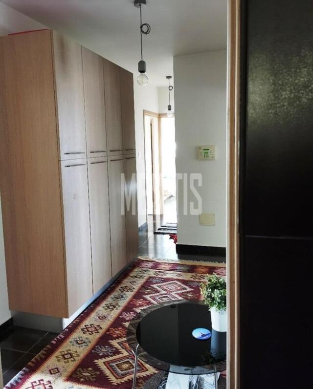apartment-85f2c8ca-8626-496b-88f6-7ccd9197c885_Wtr.jpeg