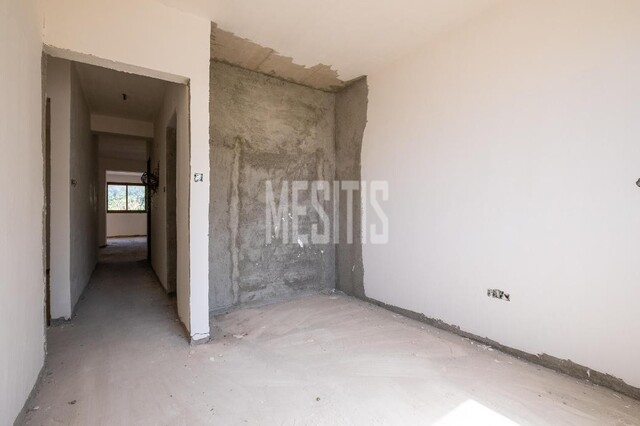 apartment-36452d08-4e08-410f-8186-083225d116b0_Wtr.jpeg