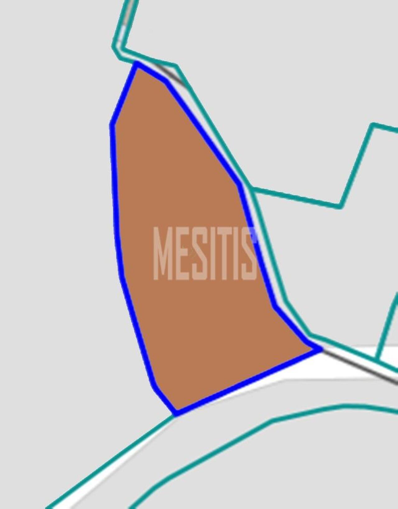 Large Residential Land 558 Sq.m. For Sale In Pera, Nicosia – photo 1