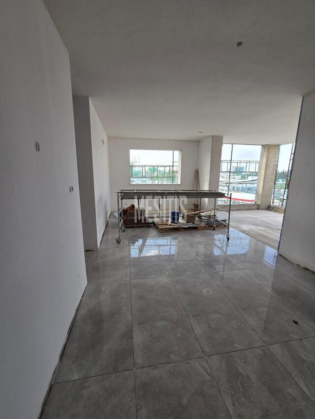 apartment-19d125e3-7ed6-46be-914c-5ad3951a652d_Wtr.jpg
