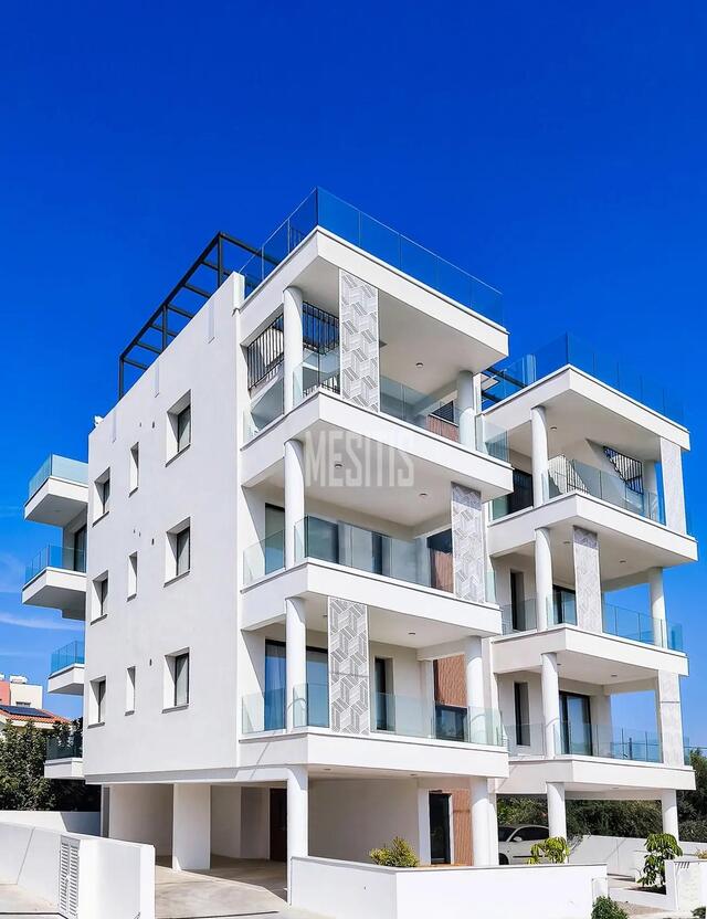 apartment-a79317a5-133b-4937-9b95-aa2bcecf72a1_Wtr.jpg