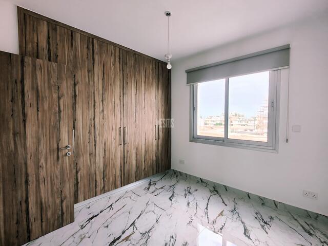 apartment-c8582c5a-0621-4a97-a6ed-fa5ad2bd1eca_Wtr.jpeg