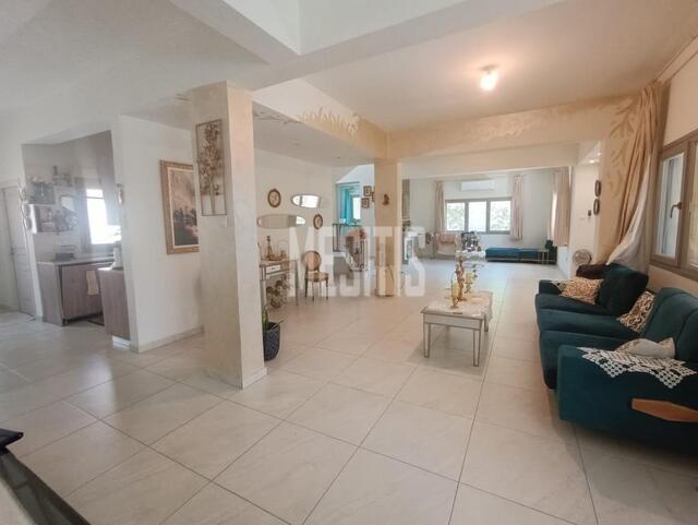 detachedHouse-387332b5-4e1b-47f1-96a2-2be82ddb678f_Wtr.jpg