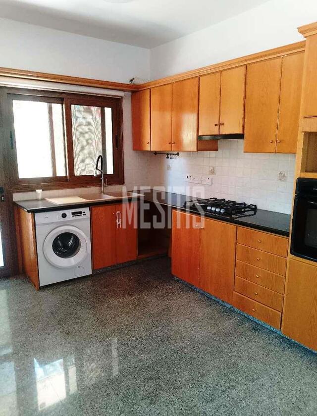 detachedHouse-cc917279-baec-41ff-90b5-ab82c27bf910_Wtr.jpg