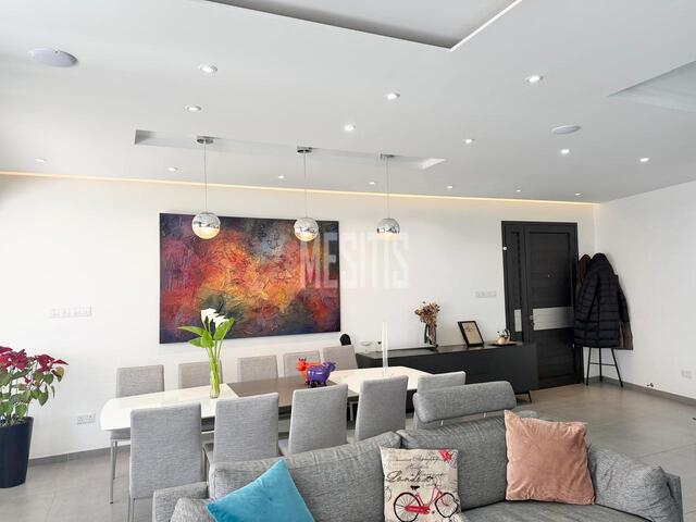 detachedHouse-d281c70c-416d-44f2-ab94-387fa72f752b_Wtr.jpg