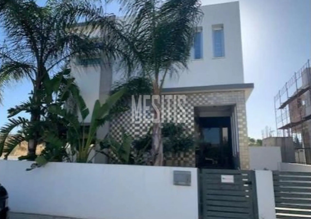 detachedHouse-cc58bdad-21fa-4c96-9324-587c0299c7bc_Wtr.png