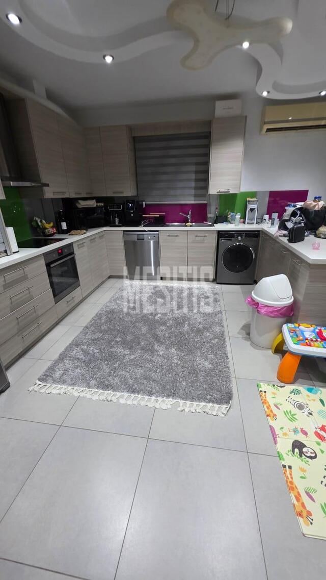 apartment-27e5d0a2-74cb-4104-955d-744152790a4b_Wtr.jpg