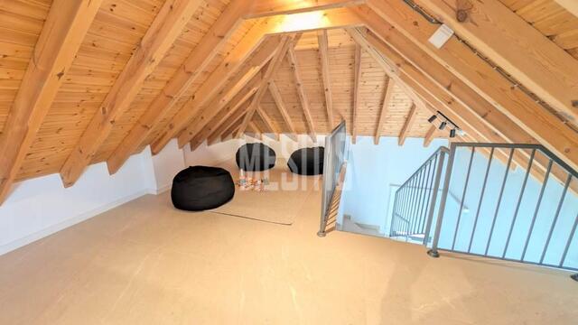 detachedHouse-39172fdb-c19a-46e5-97e3-b33d8a10a23d_Wtr.jpg