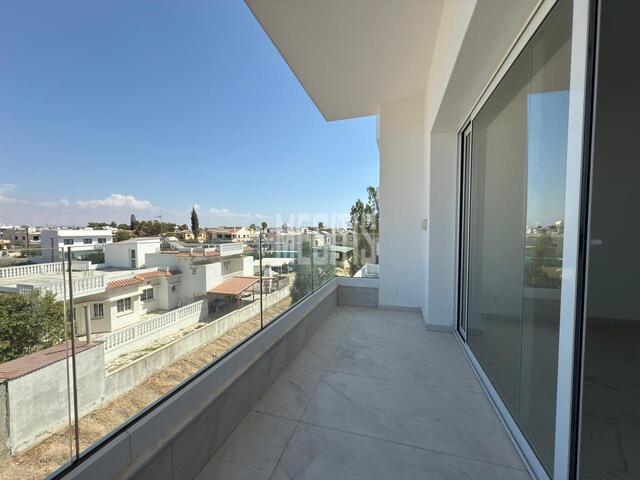 apartment-e1624285-e06a-4422-adc1-fe7c7549d592_Wtr.jpeg