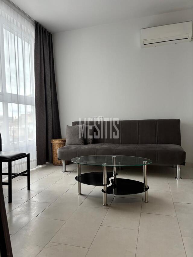 apartment-0f916156-da45-44a6-aeb0-e80b4dd2bdb6_Wtr.jpeg