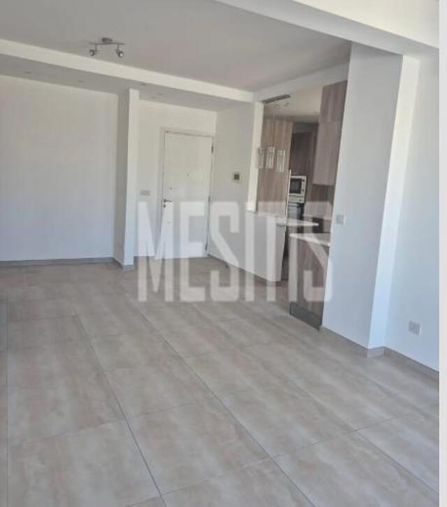 apartment-e76b9c93-c3b5-4c99-acf3-9703e7b25645_Wtr.jpg