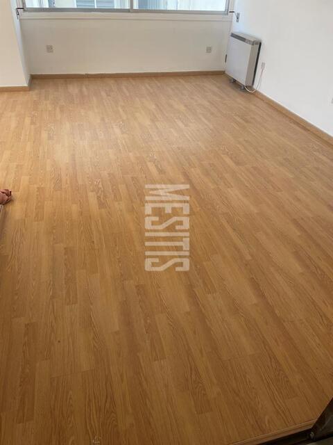 office-e0016b93-d2cc-4b3d-b7d9-c83e89133de2_Wtr.jpg