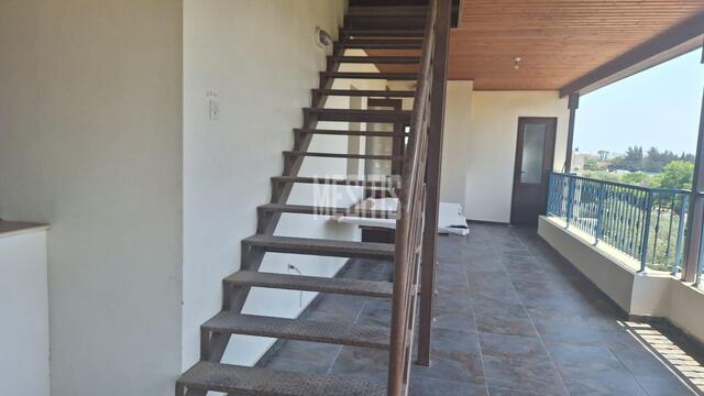 detachedHouse-d92fc69f-75a8-4cfa-8f72-1520c606d027_Wtr.jpg