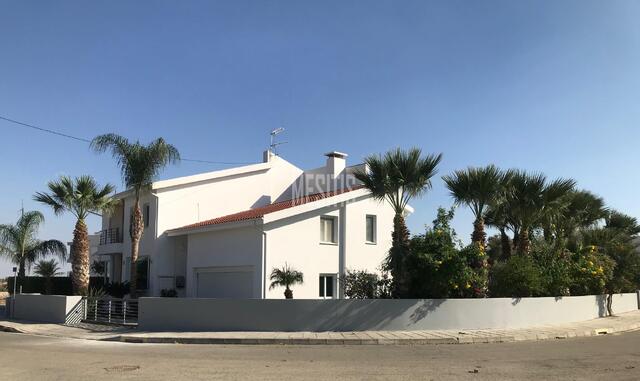 detachedHouse-d492ffef-c388-4e04-8c35-c1b6e157c624_Wtr.jpeg