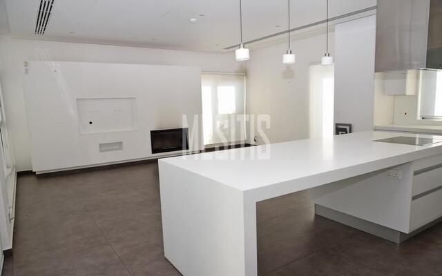 detachedHouse-22787f39-2319-43f9-bc3a-0063d046c0fe_Wtr.jpeg