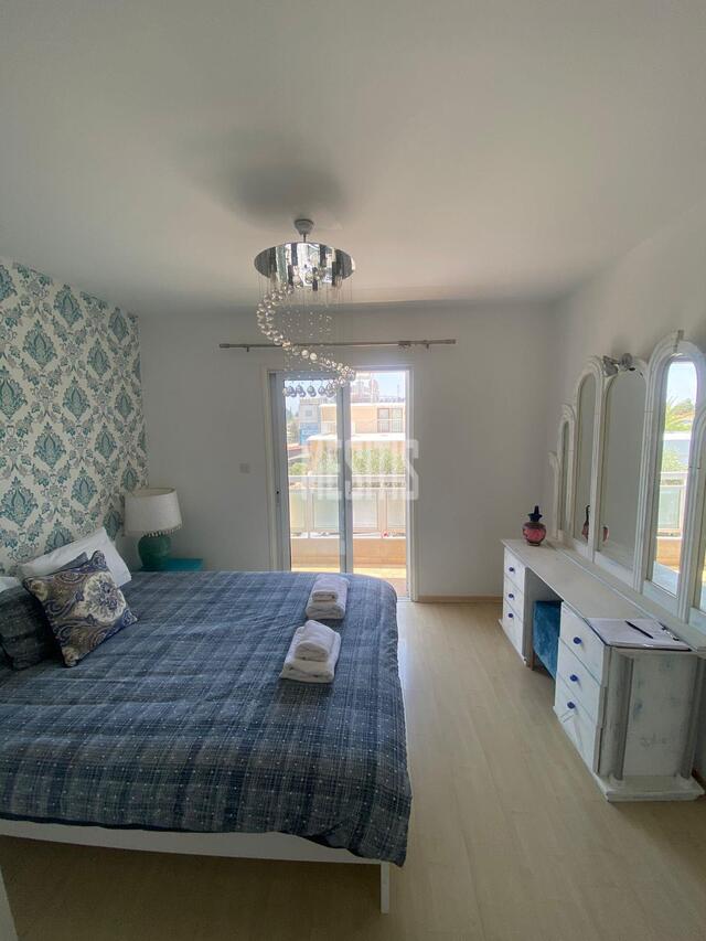 apartment-75b92d20-033a-46fc-ad4d-d325286327e5_Wtr.jpeg