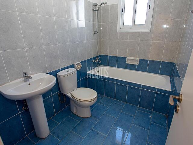 1 bedroom apartment with communal pool for sale in Agios Theodoros, Paphos – photo 7