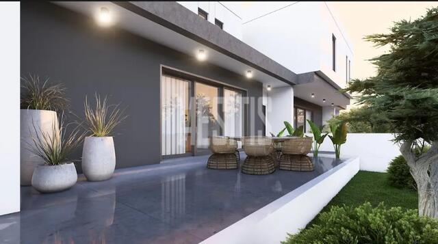 detachedHouse-df594c7b-a090-4d7e-9e2b-a90a286b8898_Wtr.jpg