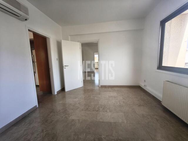 apartment-bc906030-5d3d-406d-956f-40ad3f398264_Wtr.jpg