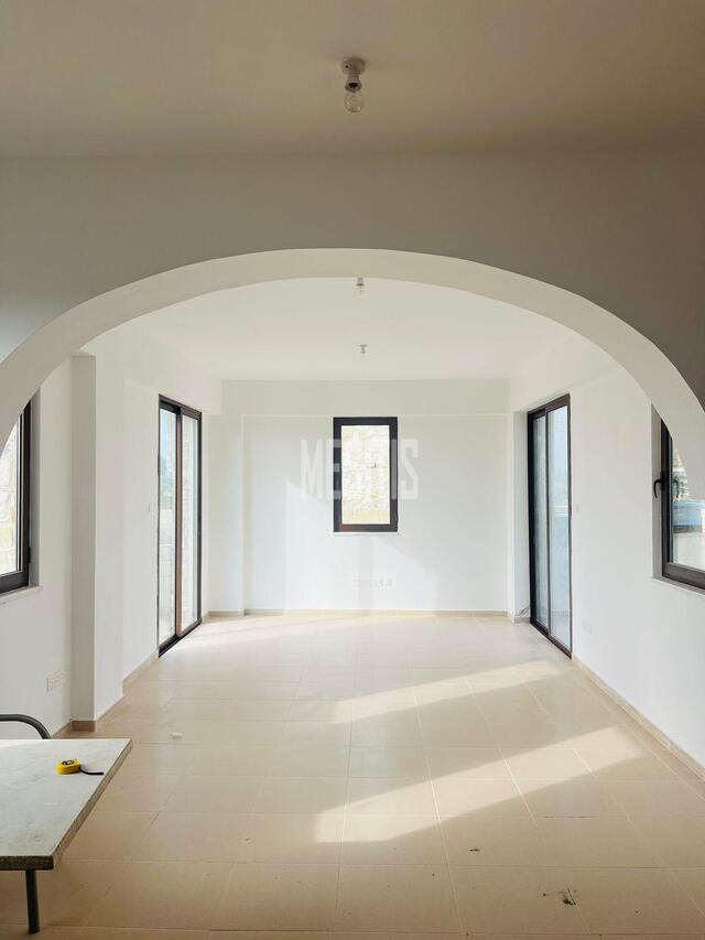 detachedHouse-a13ca703-1616-4ddf-9b9c-a46d2637bd38_Wtr.jpeg