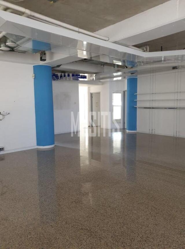 office-d8adfec9-36a9-4159-ba9b-6b8ee4e57c07_Wtr.jpg