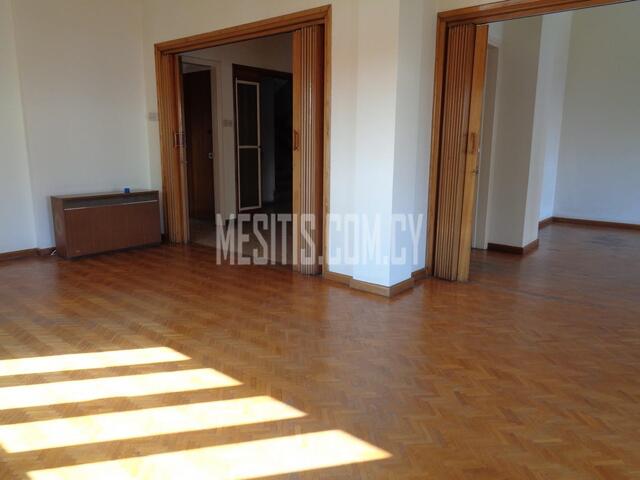 apartment-c267b636-b34c-4b5e-916c-ad0b3e883f43_Wtr.jpeg