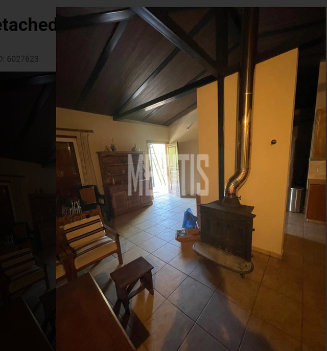 detachedHouse-d258c5f6-9d8d-4123-a8ef-1b2d54f69aa2_Wtr.png