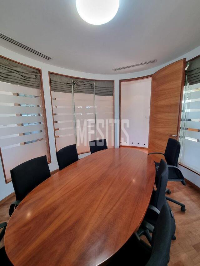 office-a73d9eec-41f7-422f-a3b5-60f5b9a4fff7_Wtr.jpg