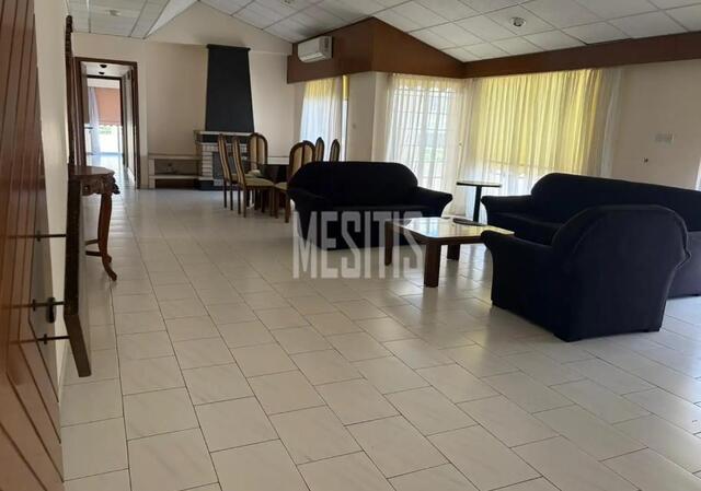 apartment-dd498db1-760f-4840-9318-62195a5d90dd_Wtr.jpg