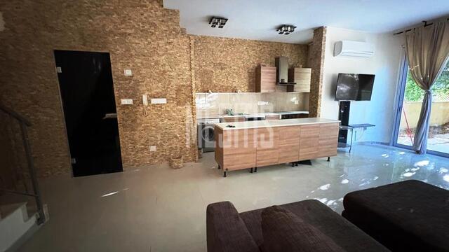 apartment-b3950f37-019f-4485-a2e0-092359587591_Wtr.jpg