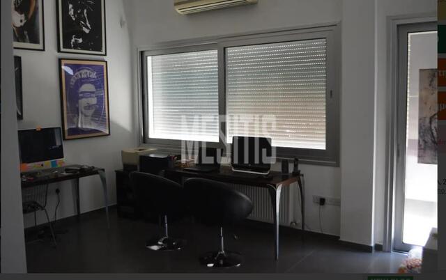 office-22c7d435-3229-4c79-97f6-5aab4aaabf13_Wtr.jpg
