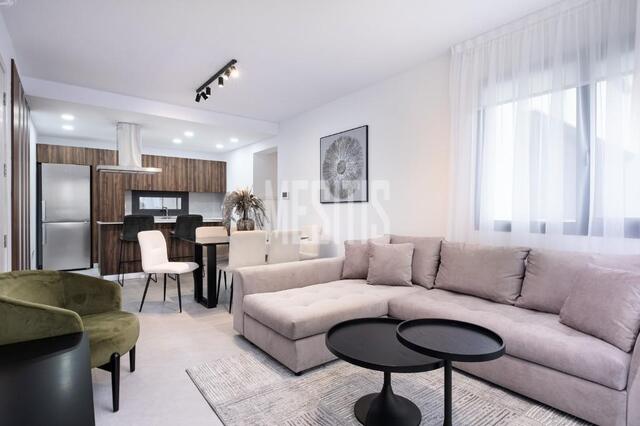 apartment-5a226f79-3033-4b1f-8187-eef29fe3938f_Wtr.jpg