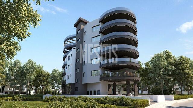apartment-9bd6b72a-cc69-474b-ab81-1a593ca82f4f_Wtr.jpeg