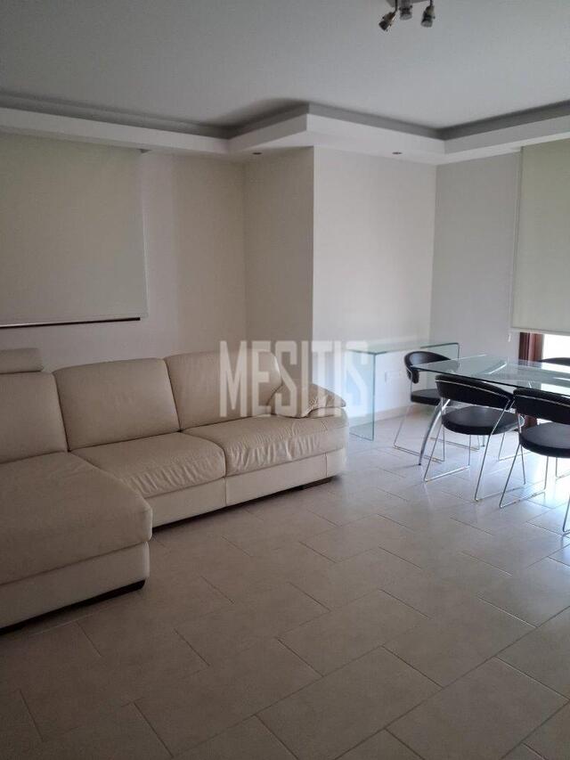 apartment-d9215fcf-70f4-44e8-b35c-cad0b1d79100_Wtr.jpg