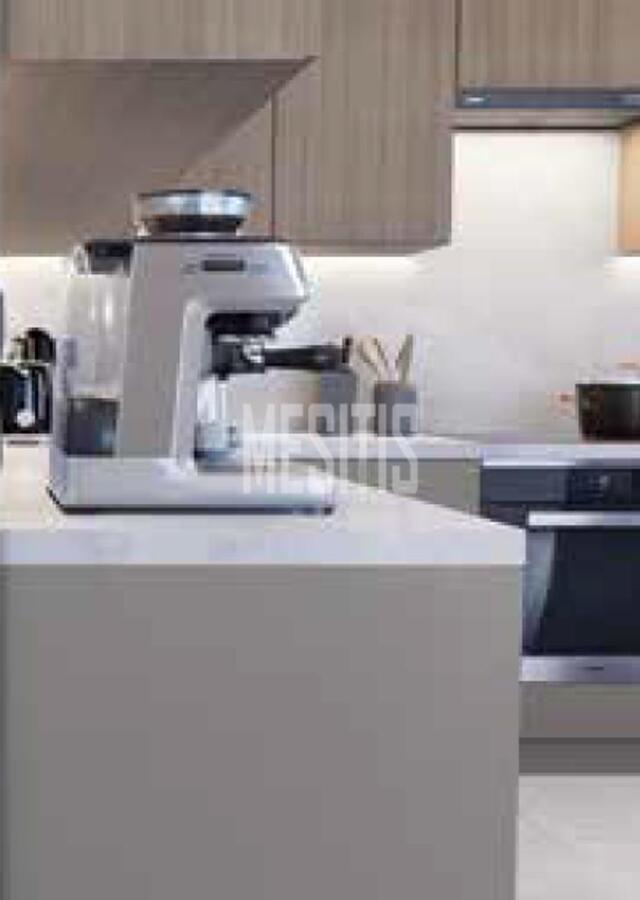 apartment-d1cdaf3a-f9c6-410f-8e0c-fe7e72489825_Wtr.jpg