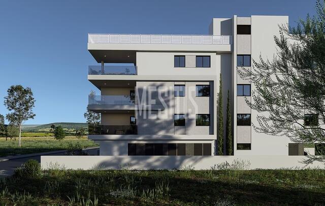 apartment-2ae75d37-c145-421b-9b83-bd9440c8d3b3_Wtr.jpg