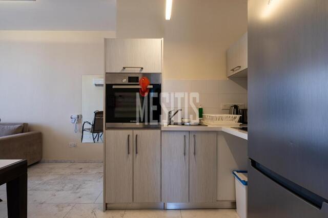 apartment-0564b93e-37c1-428a-86a9-20a7f026df35_Wtr.jpg