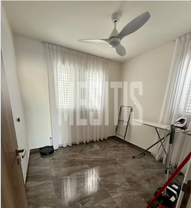 apartment-d24eaee1-1d3c-413d-9746-a86c60d6a0dc_Wtr.png