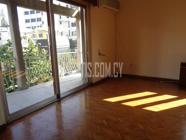apartment-304e077f-3ff7-47a0-8e09-1b0ad30b454f_Wtr.jpeg