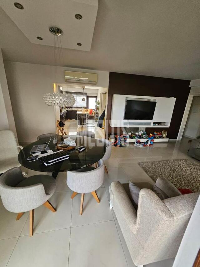 apartment-1a4171d1-3757-4cff-a3ef-406dc9f960fd_Wtr.jpg