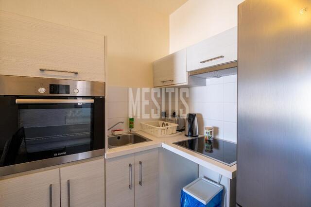apartment-f00b1000-e4f5-415a-829c-3e2b77cd58cf_Wtr.jpg