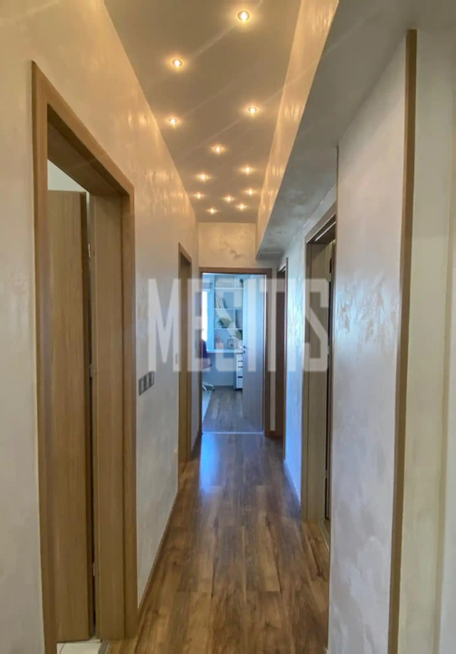 apartment-757fec36-58d8-47fe-ac3a-2c64befa32af_Wtr.png
