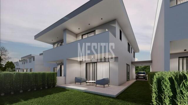 detachedHouse-78a331c8-9a12-45ed-8977-f952a22594df_Wtr.jpg