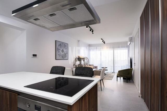apartment-6724a367-6fd2-46e3-8225-41bd1ee9e771_Wtr.jpg