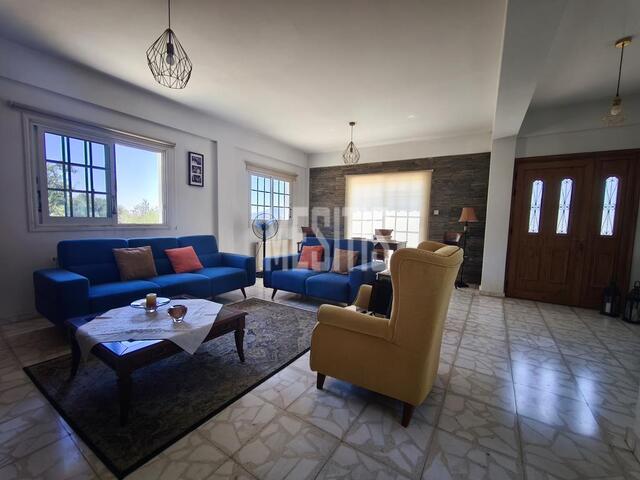 detachedHouse-1e6b1314-8829-4732-a31e-00014ee8b6aa_Wtr.jpg