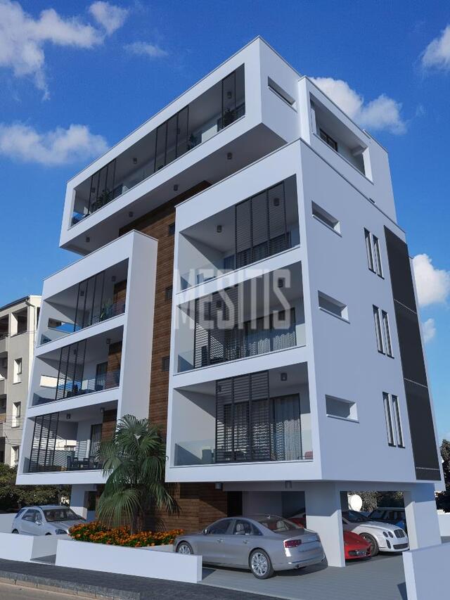 apartment-efb4b4f4-9da1-490d-b8ee-f656a9d400c6_Wtr.jpeg
