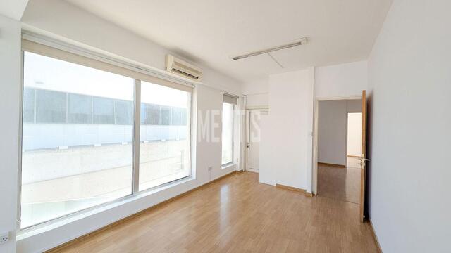 Income-generating mixed-use commercial building for sale on Akropoleos Avenue, Strovolos, Nicosia. – photo 4